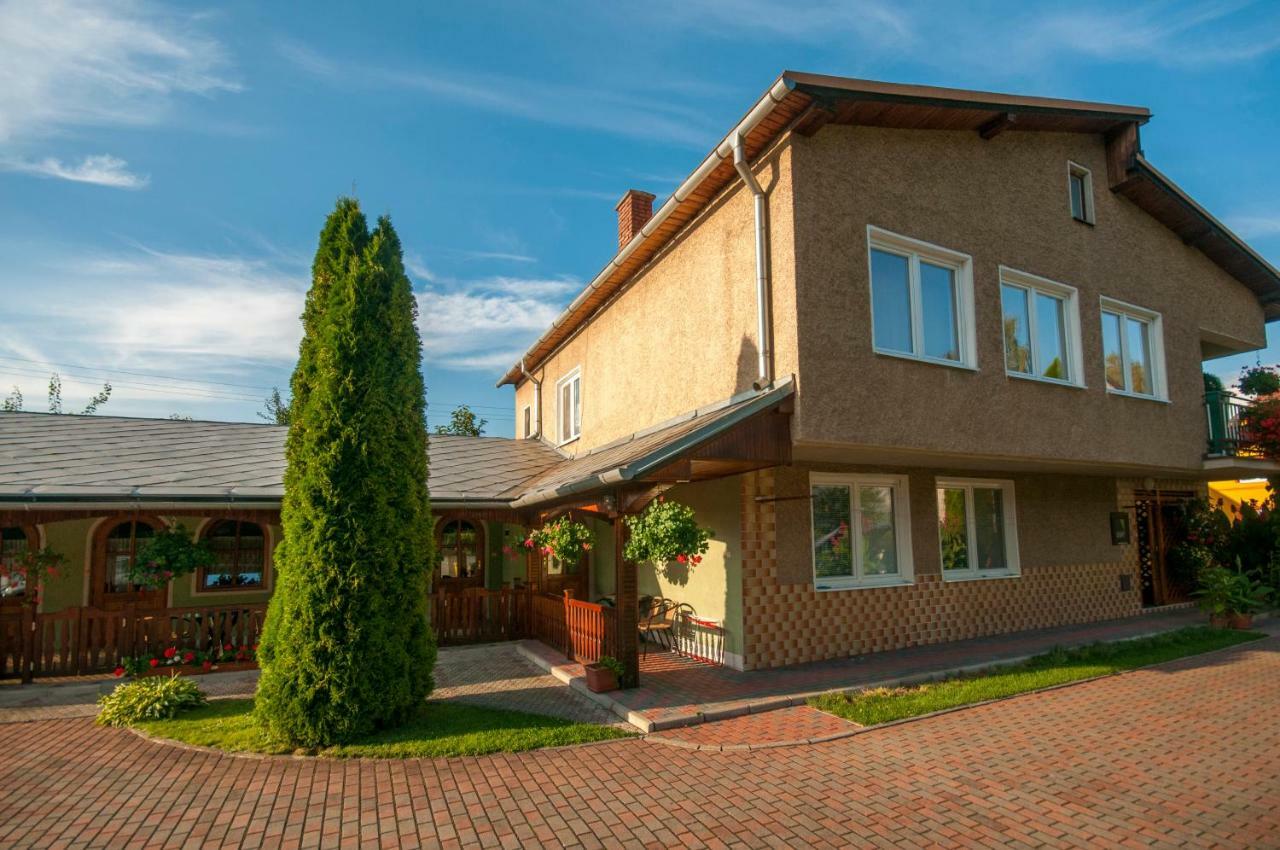 Apartman Pri Zamocku Bešeňová Exterior foto