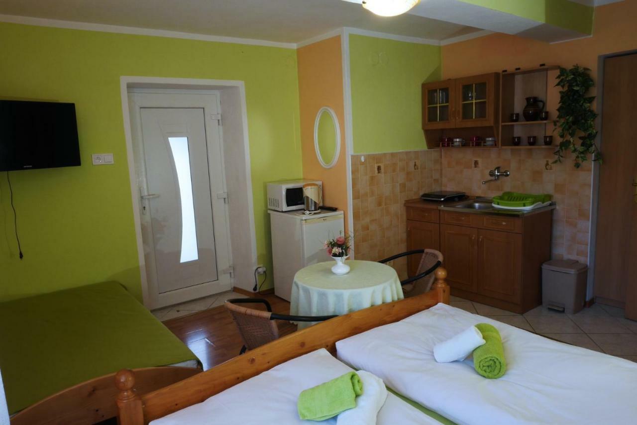 Apartman Pri Zamocku Bešeňová Exterior foto