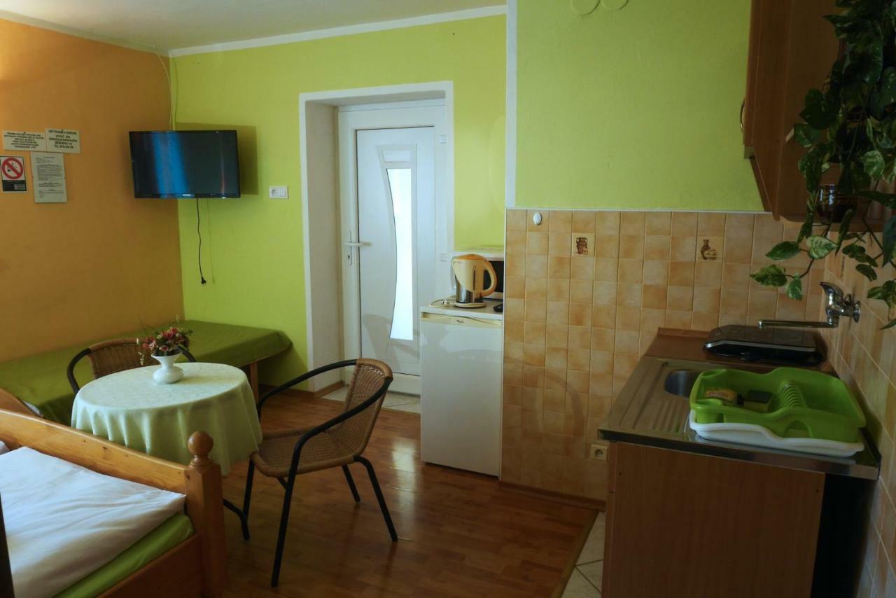 Apartman Pri Zamocku Bešeňová Exterior foto