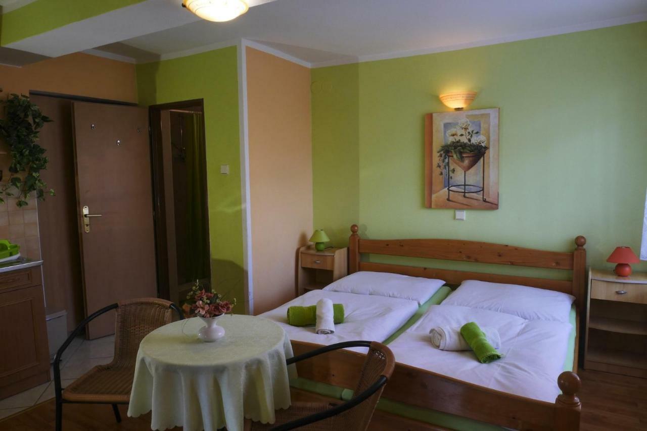 Apartman Pri Zamocku Bešeňová Exterior foto